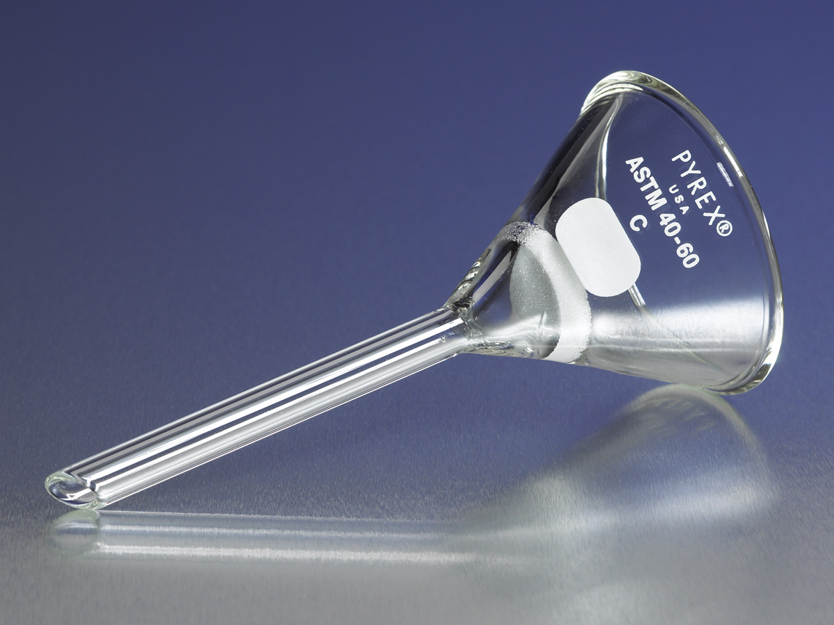 PYREX Hirsch Funnels with 20mm Diameter Fine Porosity Fritted Disc